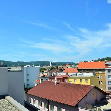 New Apartment With Garage Parking Бърно Екстериор снимка