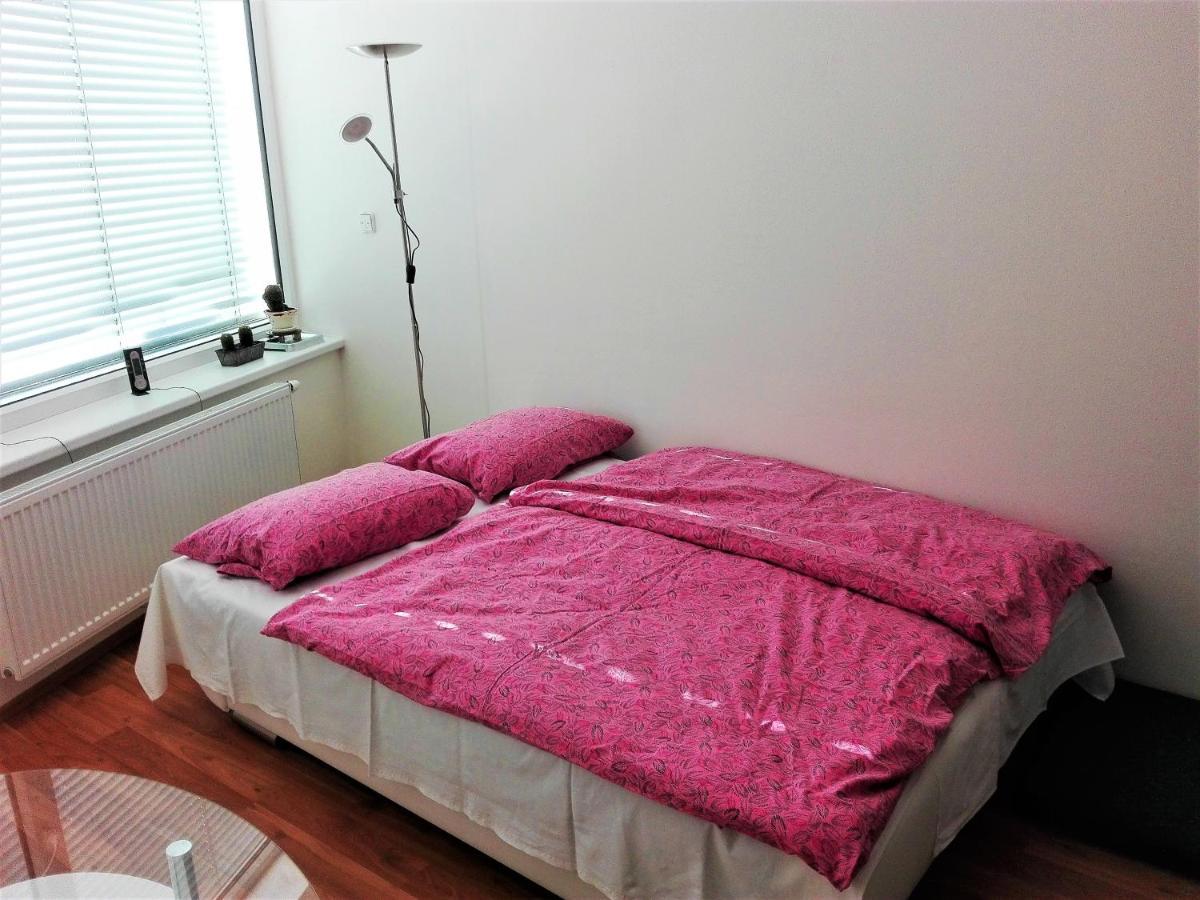 New Apartment With Garage Parking Бърно Екстериор снимка